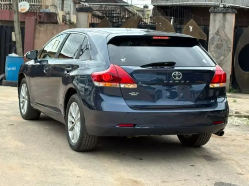 TOYOTA Venza - 2015