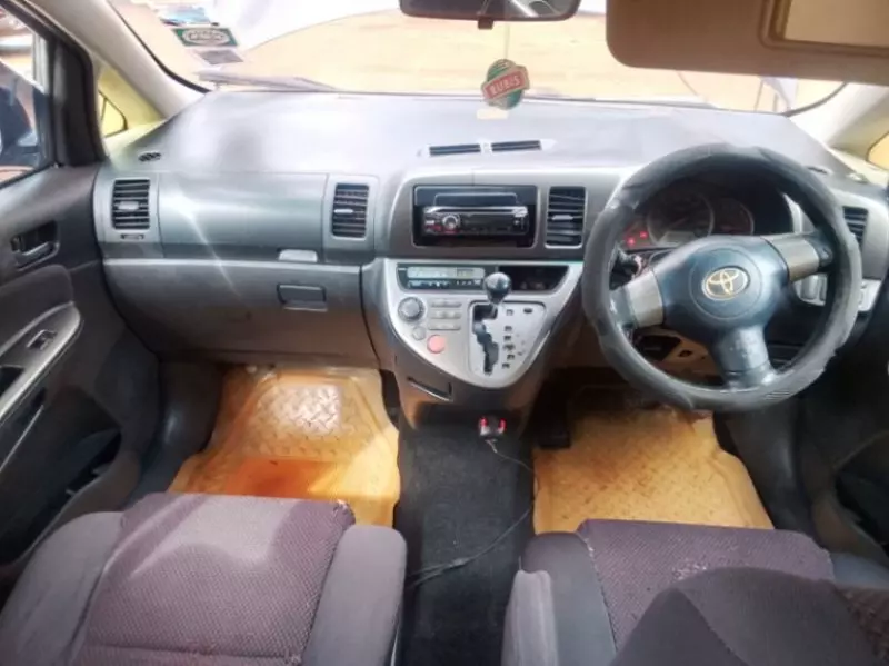 Toyota Wish   - 2004