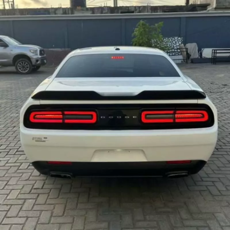 Dodge Challenger - 2015
