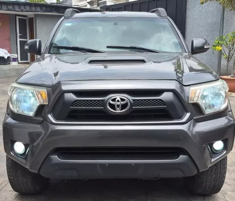 TOYOTA Tacoma - 2015