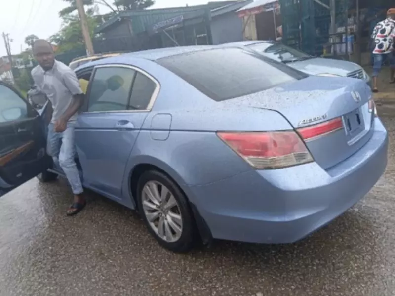 Honda Accord   - 2011