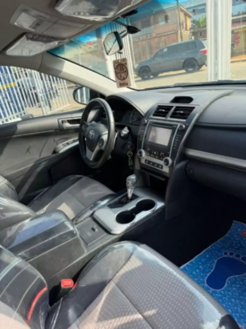 Toyota Camry   - 2013
