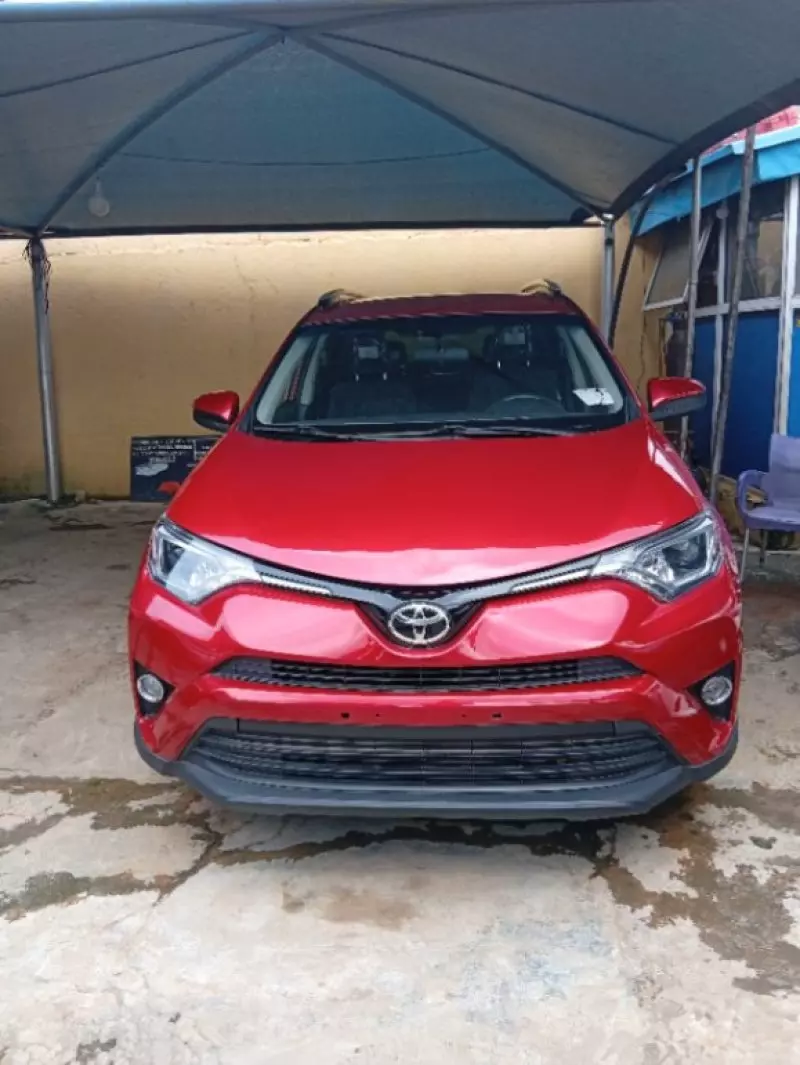 Toyota RAV4 - 2016