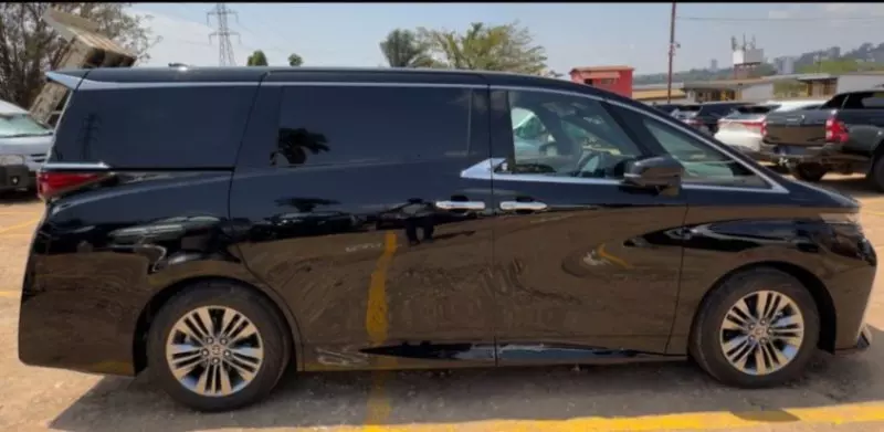 Toyota Noah   - 2018