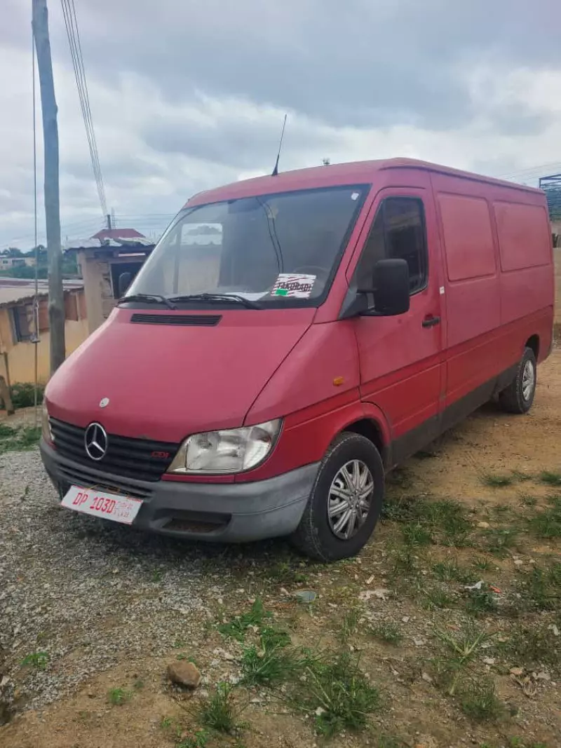 Mercedes-Benz Sprinter   - 2012