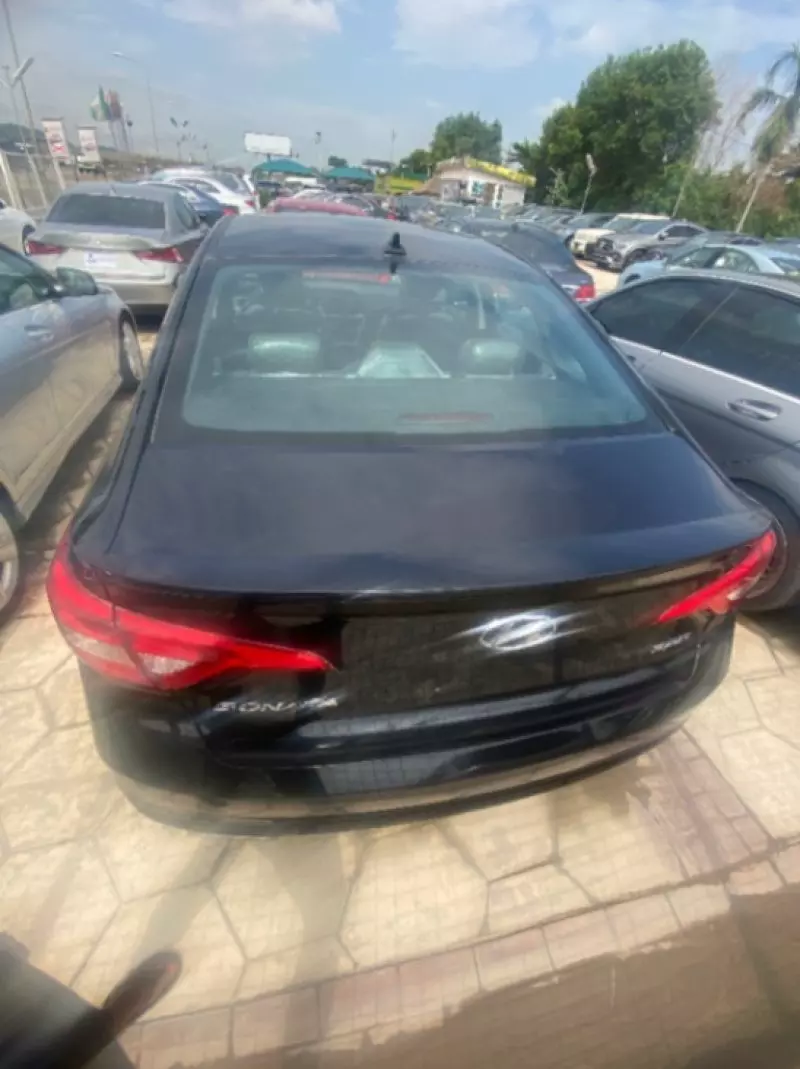 Hyundai Sonata   - 2015