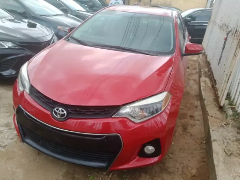Toyota Corolla   - 2014