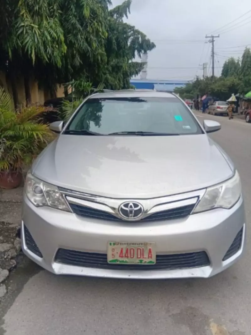 TOYOTA Camry   - 2013
