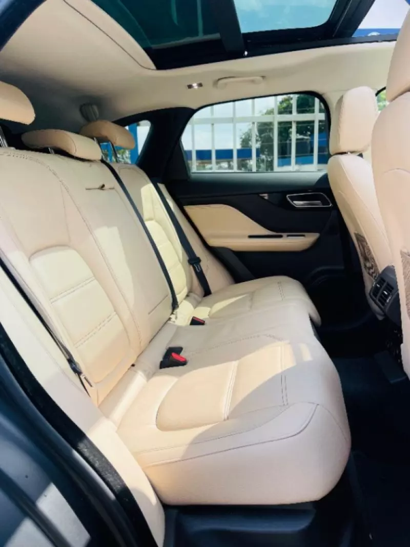 Jaguar F-Pace   - 2018