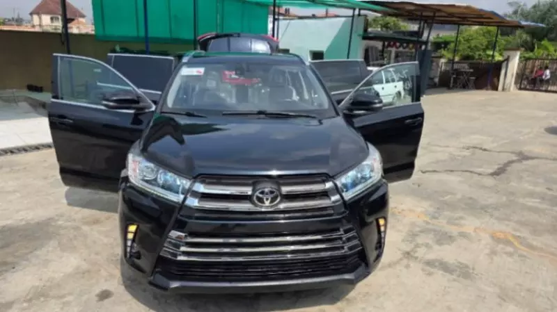 Toyota Highlander   - 2015