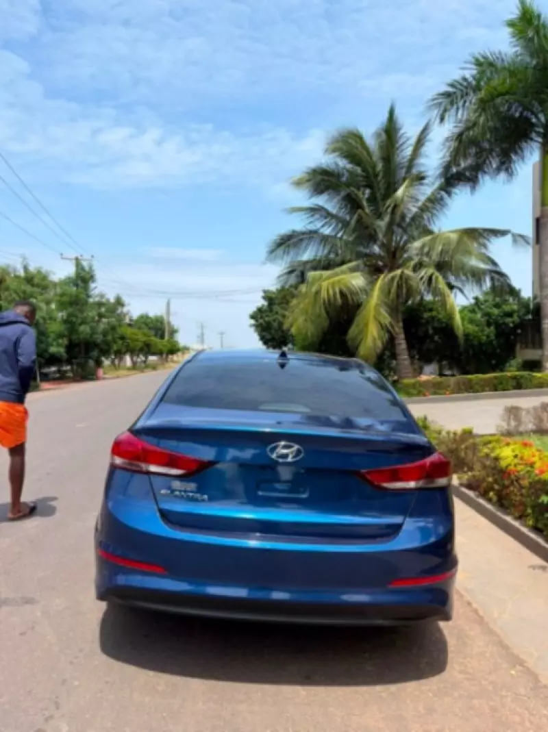 Hyundai Elantra   - 2018