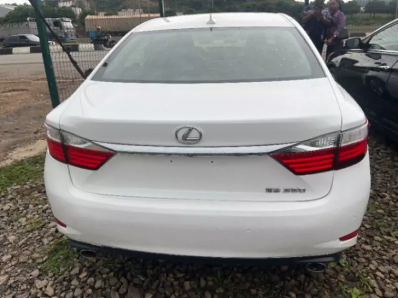 Lexus ES   - 2013