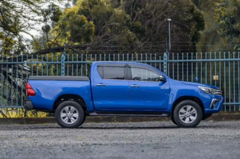 Toyota Hilux    - 2018