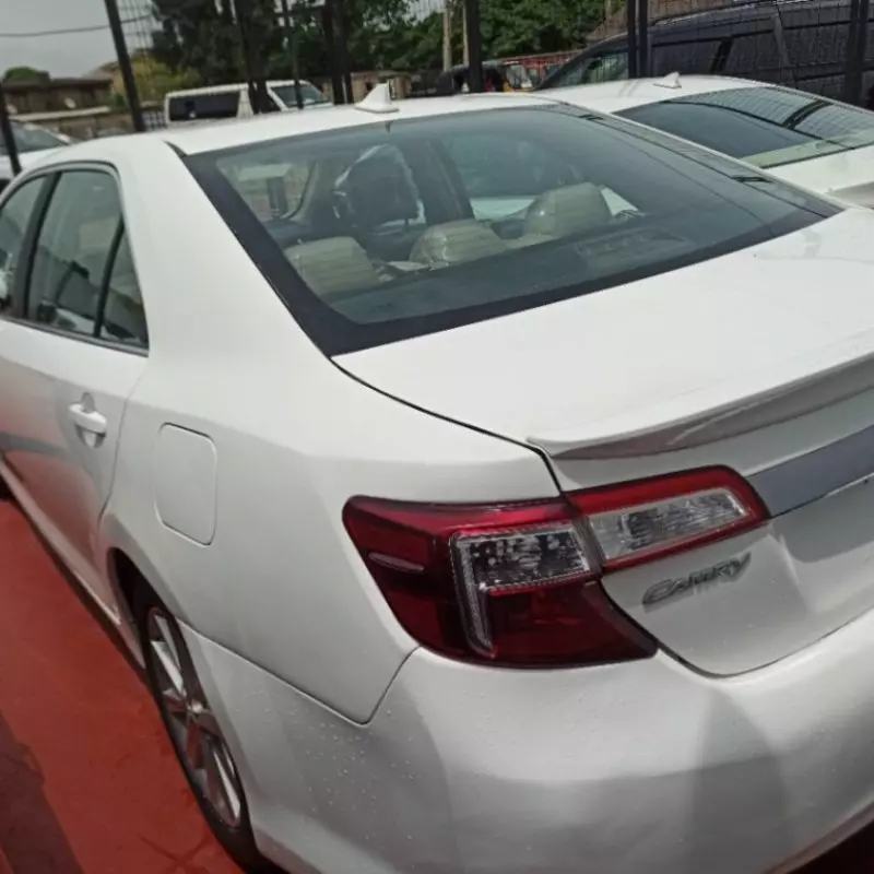 TOYOTA Camry   - 2012