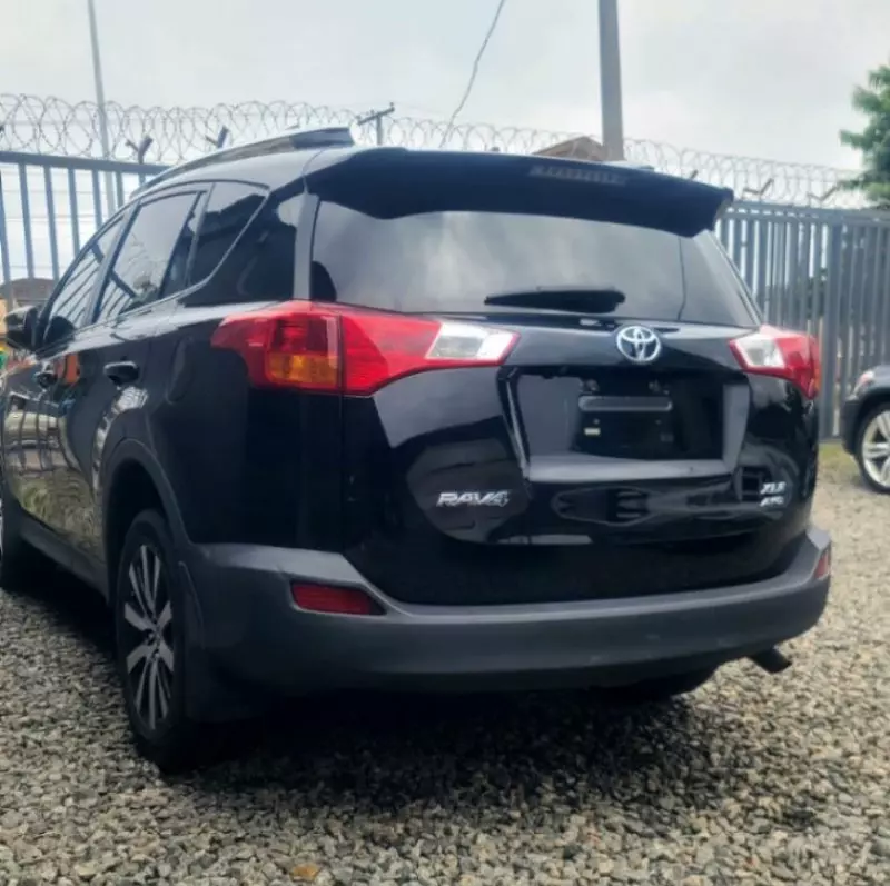 TOYOTA RAV4   - 2015