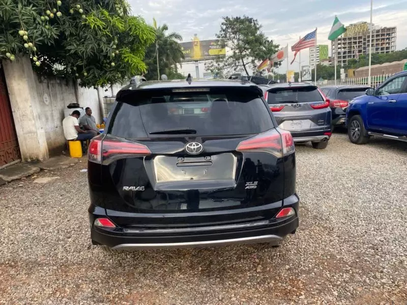 Toyota Rav4   - 2017