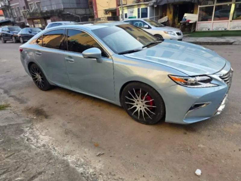 Lexus ES   - 2014