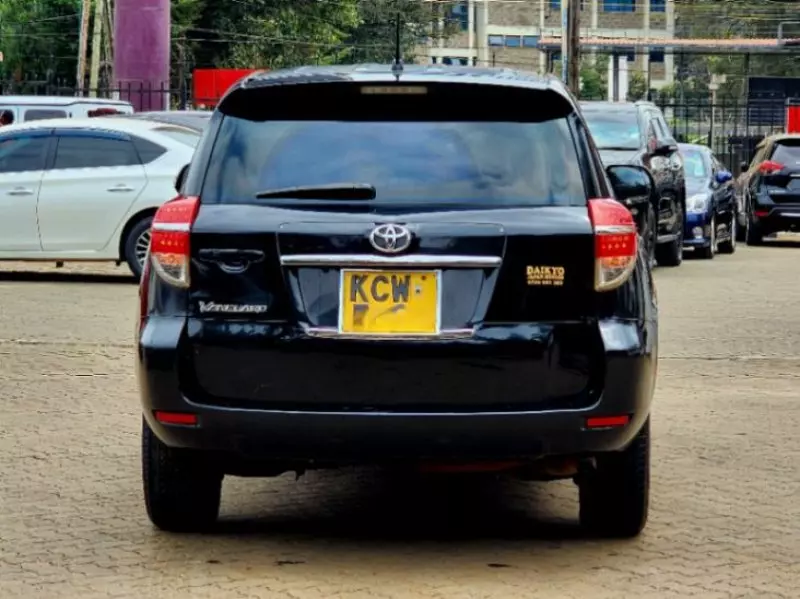 Toyota Vanguard    - 2012
