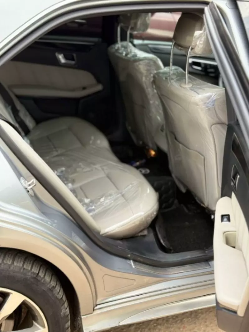 Mercedes-Benz E-Class - 2010