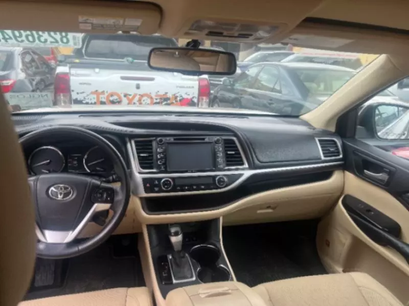 Toyota Highlander - 2014