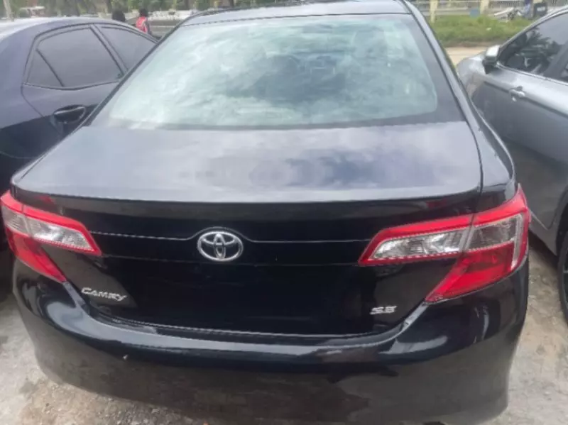 Toyota Camry   - 2013