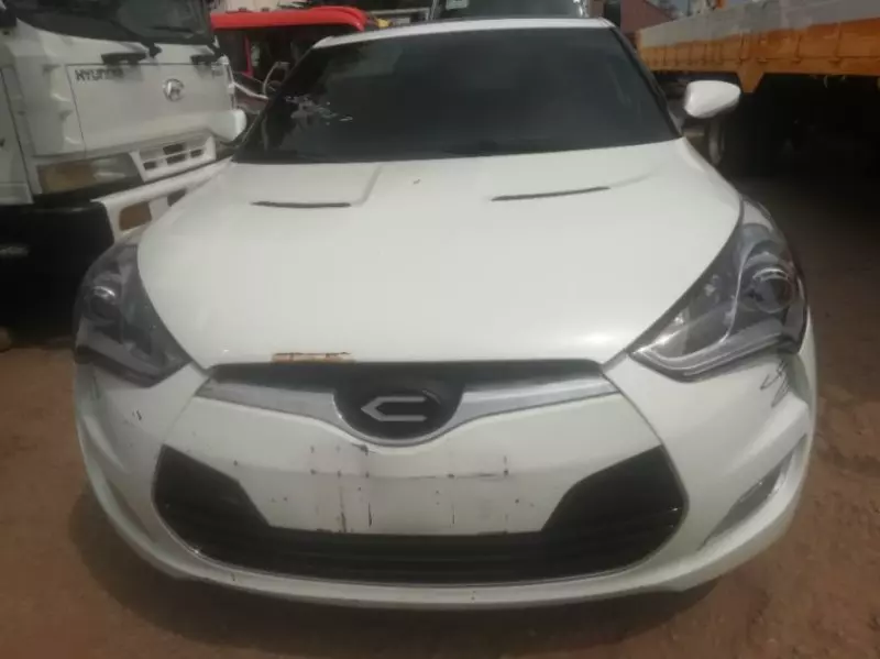 Hyundai Veloster   - 2015