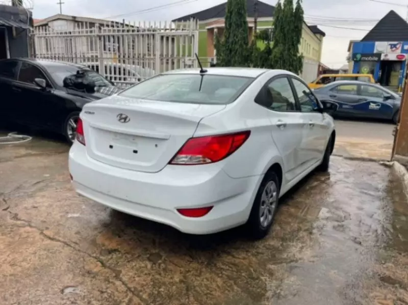 Hyundai Accent   - 2017