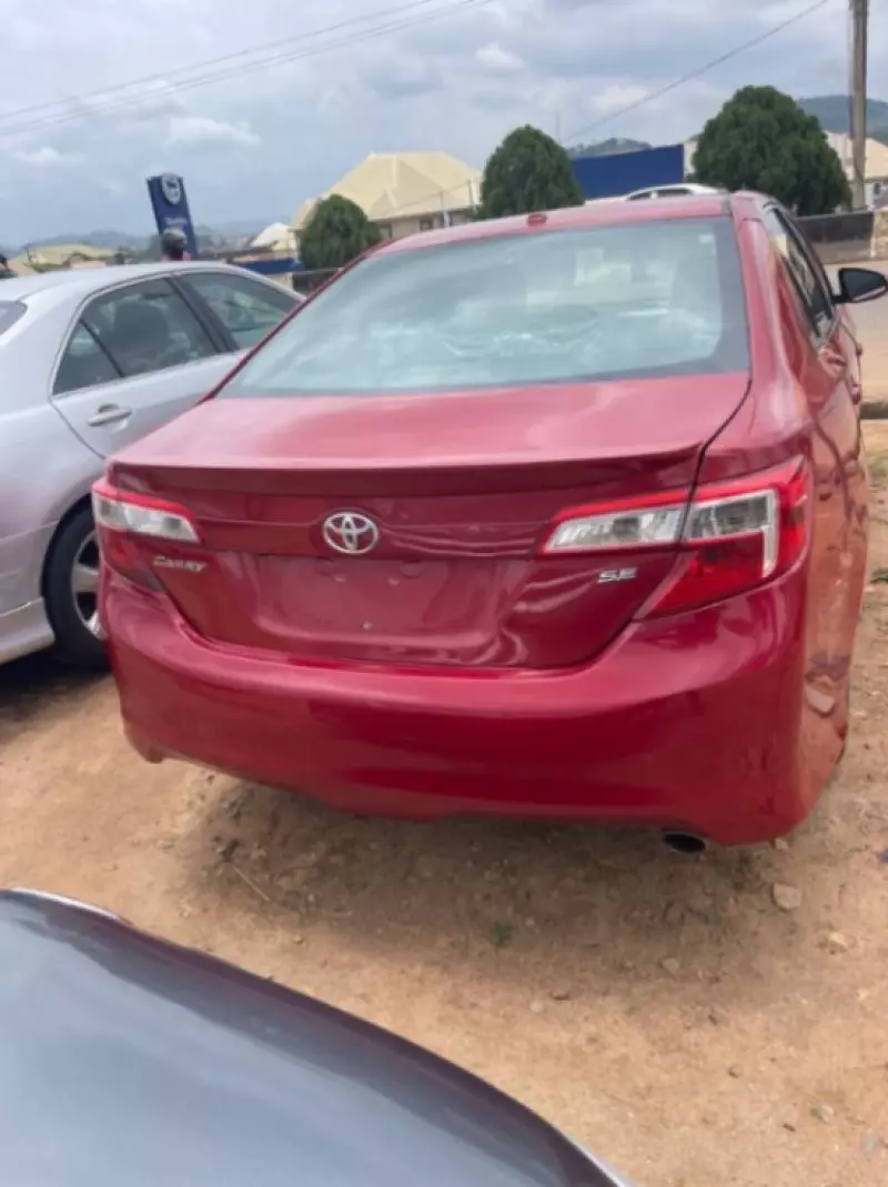 TOYOTA Camry   - 2012