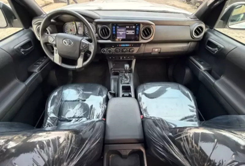 TOYOTA Tacoma   - 2019
