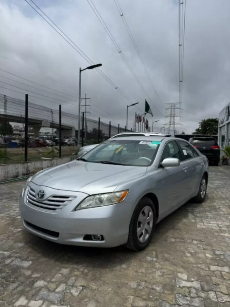 Toyota Camry - 2007