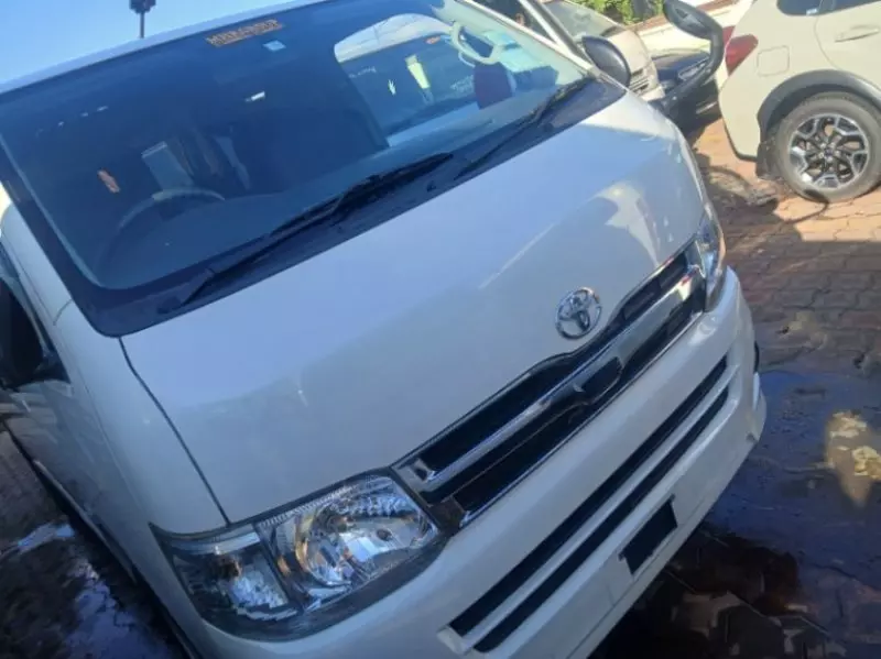 Toyota Hiace   - 2012