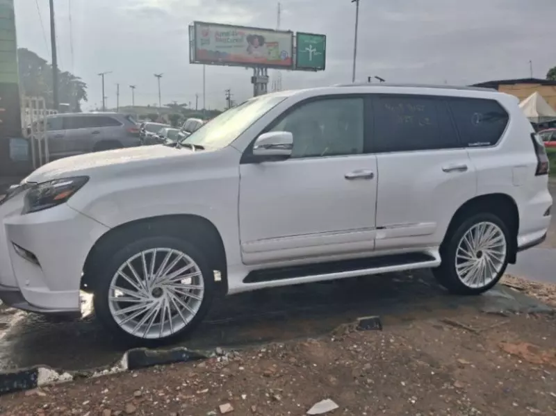 Lexus GX 460   - 2011