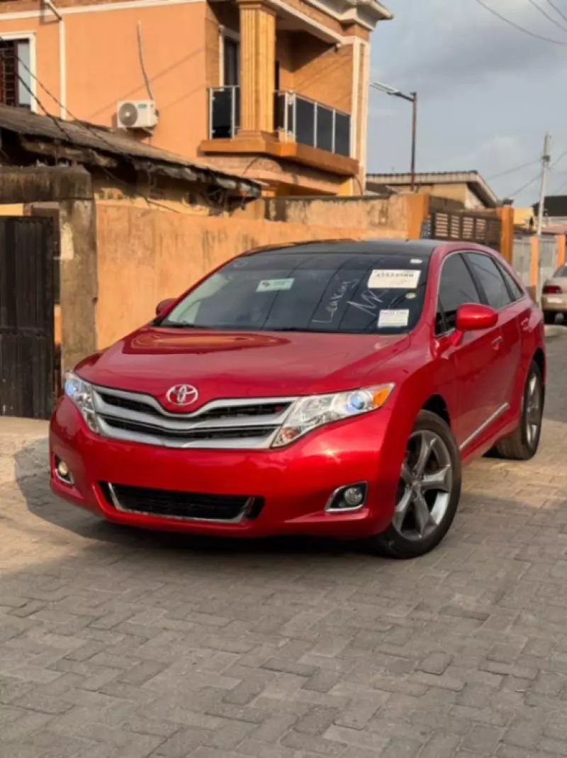 Toyota Venza   - 2012