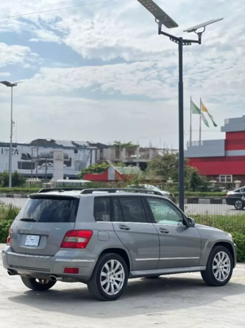 Mercedes-Benz GLK 350   - 2010