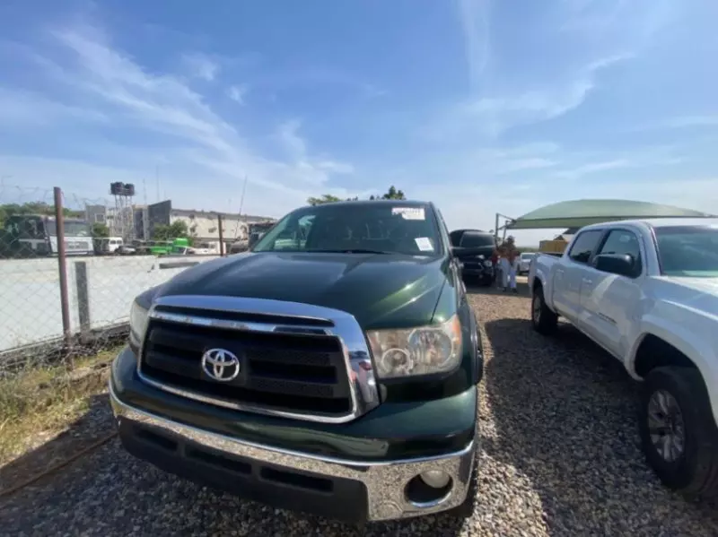 Toyota Tundra   - 2010