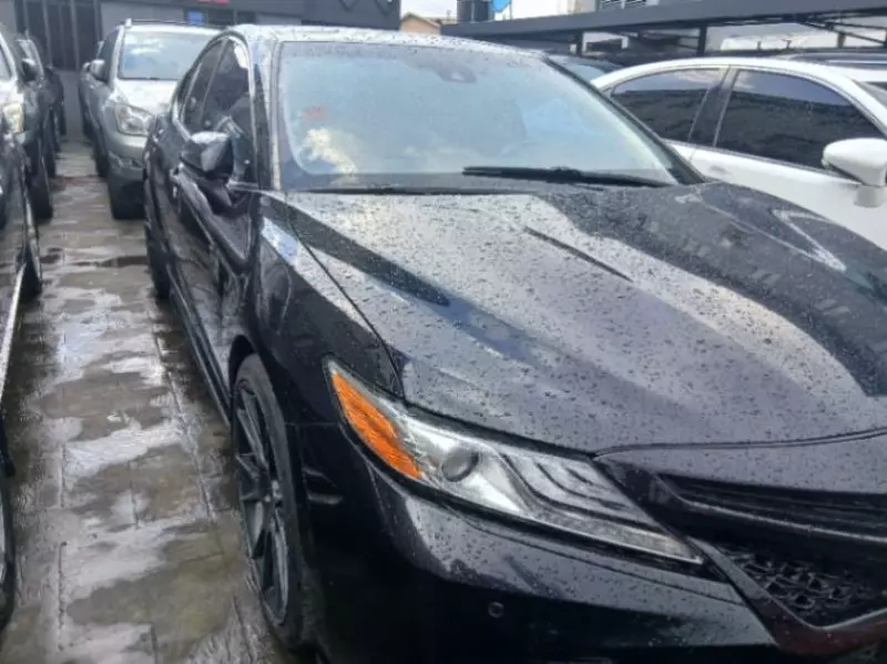 Toyota Camry   - 2018