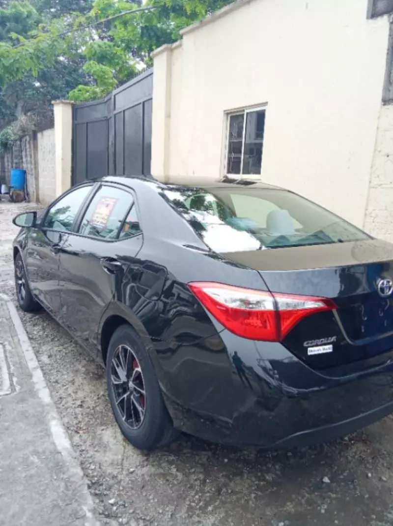 Toyota Corolla   - 2016
