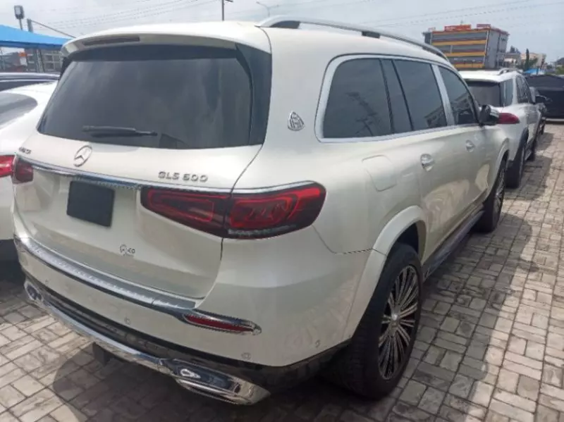 Mercedes-Benz Maybach   - 2021