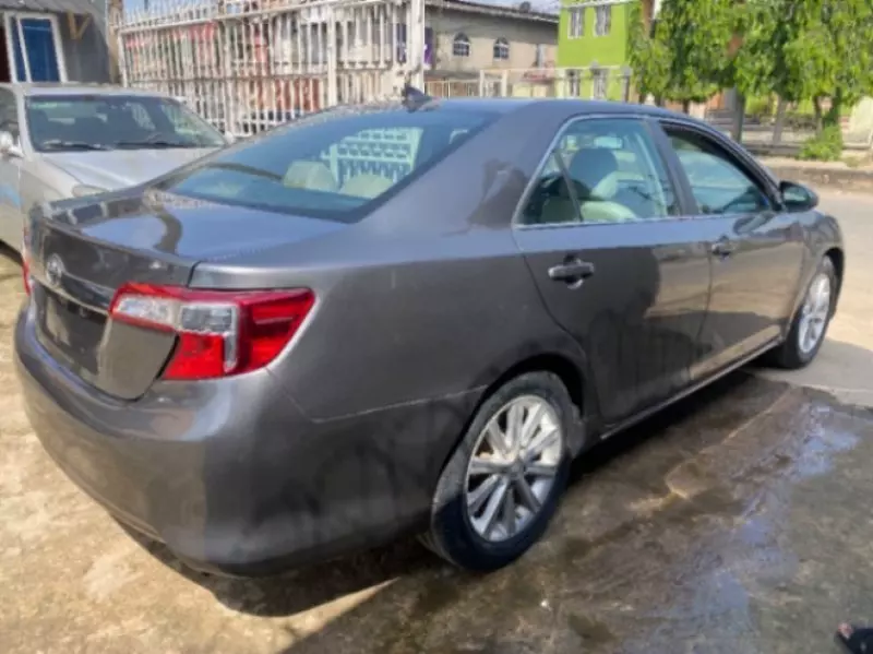 Toyota Camry   - 2012