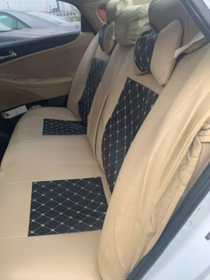 Hyundai Sonata   - 2010