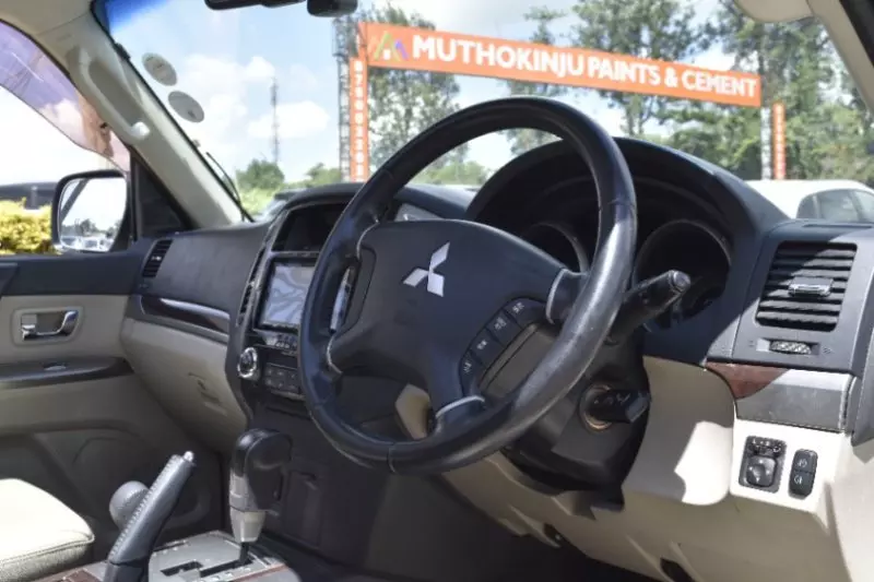 Mitsubishi Pajero   - 2018