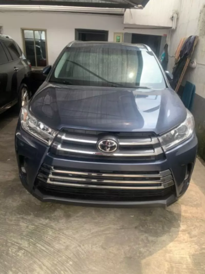 TOYOTA Highlander   - 2015