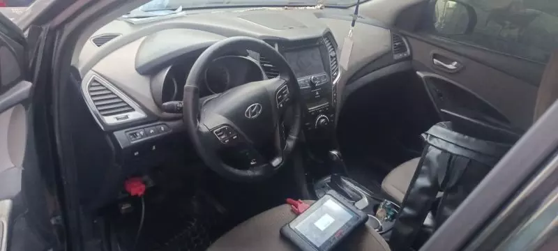 Hyundai Santa Fe   - 2015