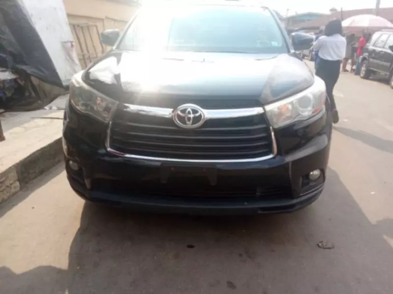 Toyota Highlander   - 2015