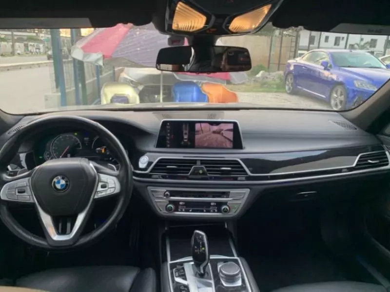 BMW 740 li   - 2019