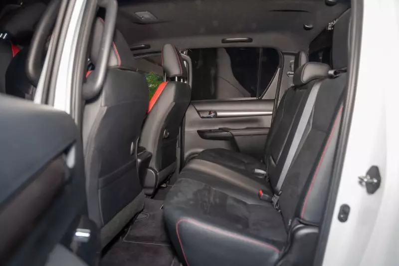TOYOTA Hilux - 2023
