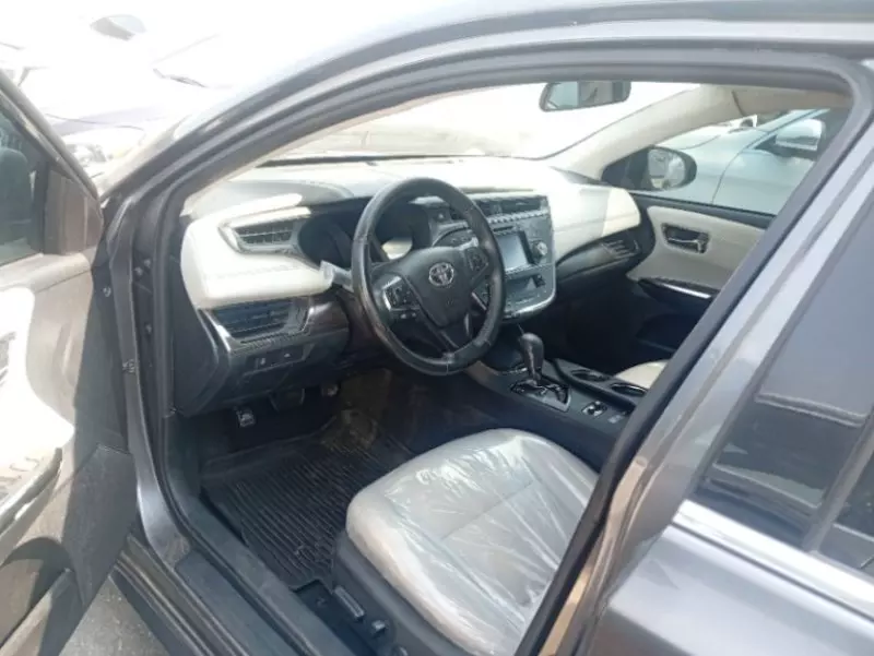 Toyota Avalon   - 2016