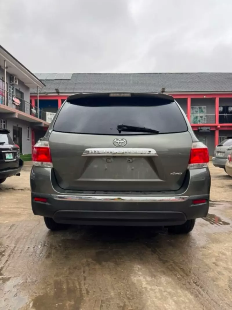 TOYOTA Highlander   - 2013
