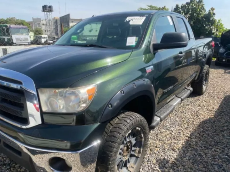 Toyota Tundra   - 2010
