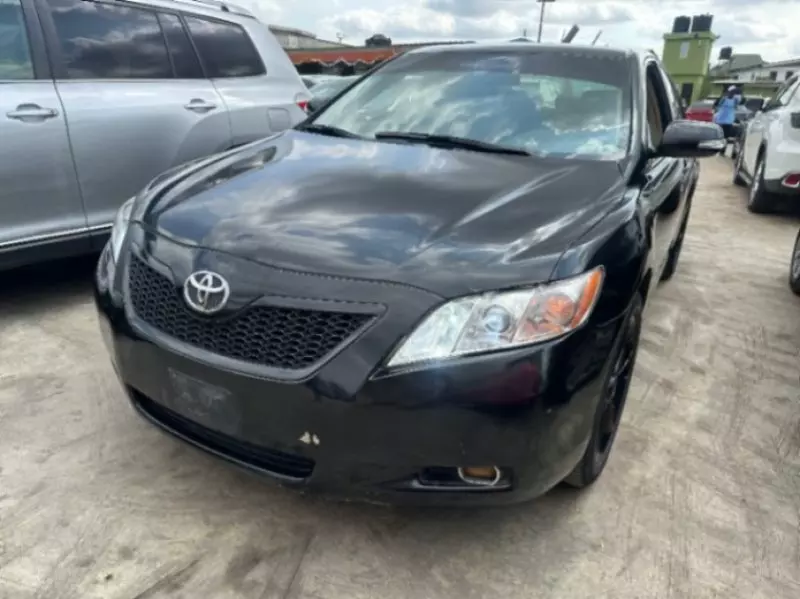 Toyota Camry   - 2009